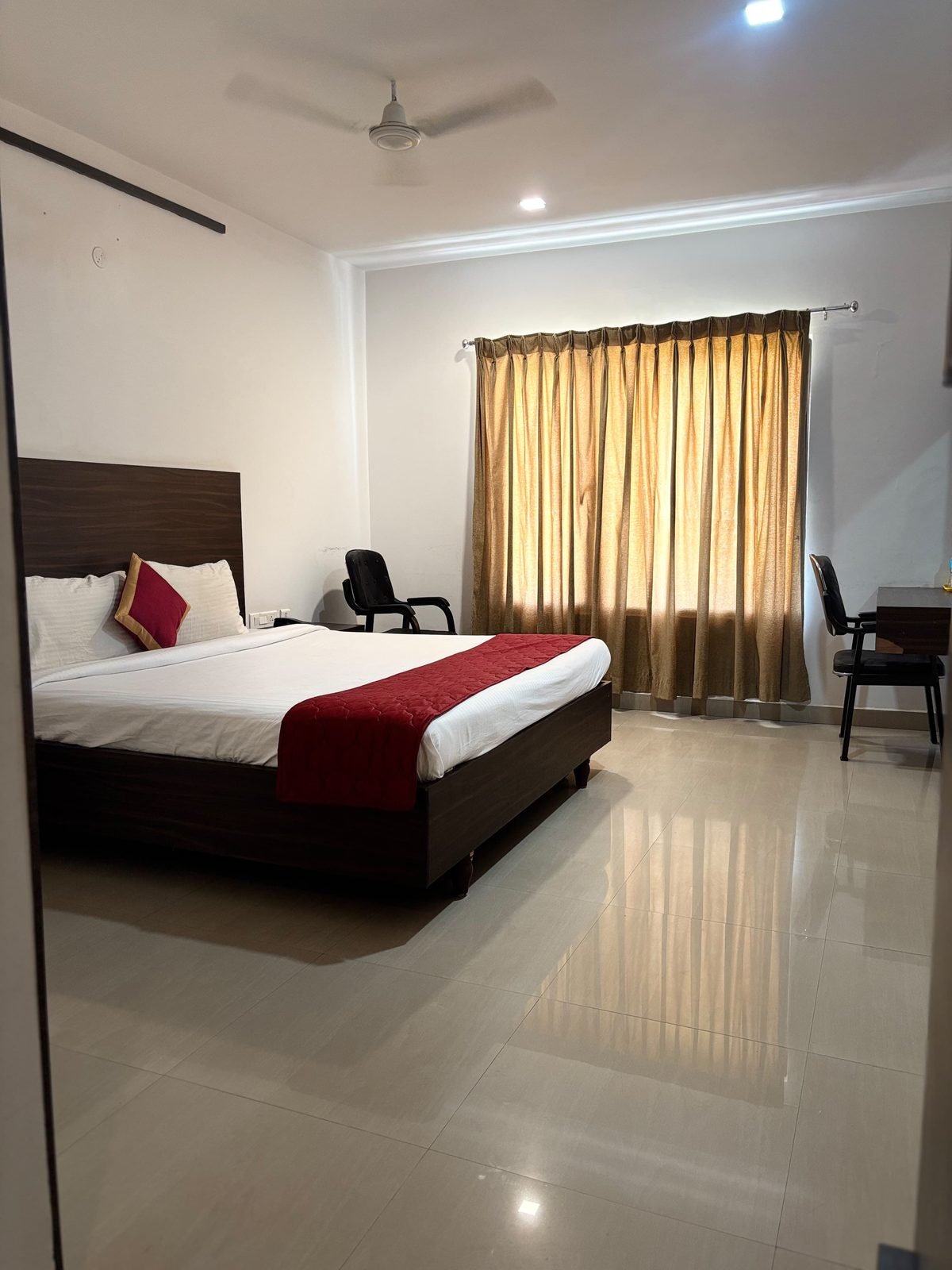 Guest room at Rio JB King Paradise Hotel Trichy